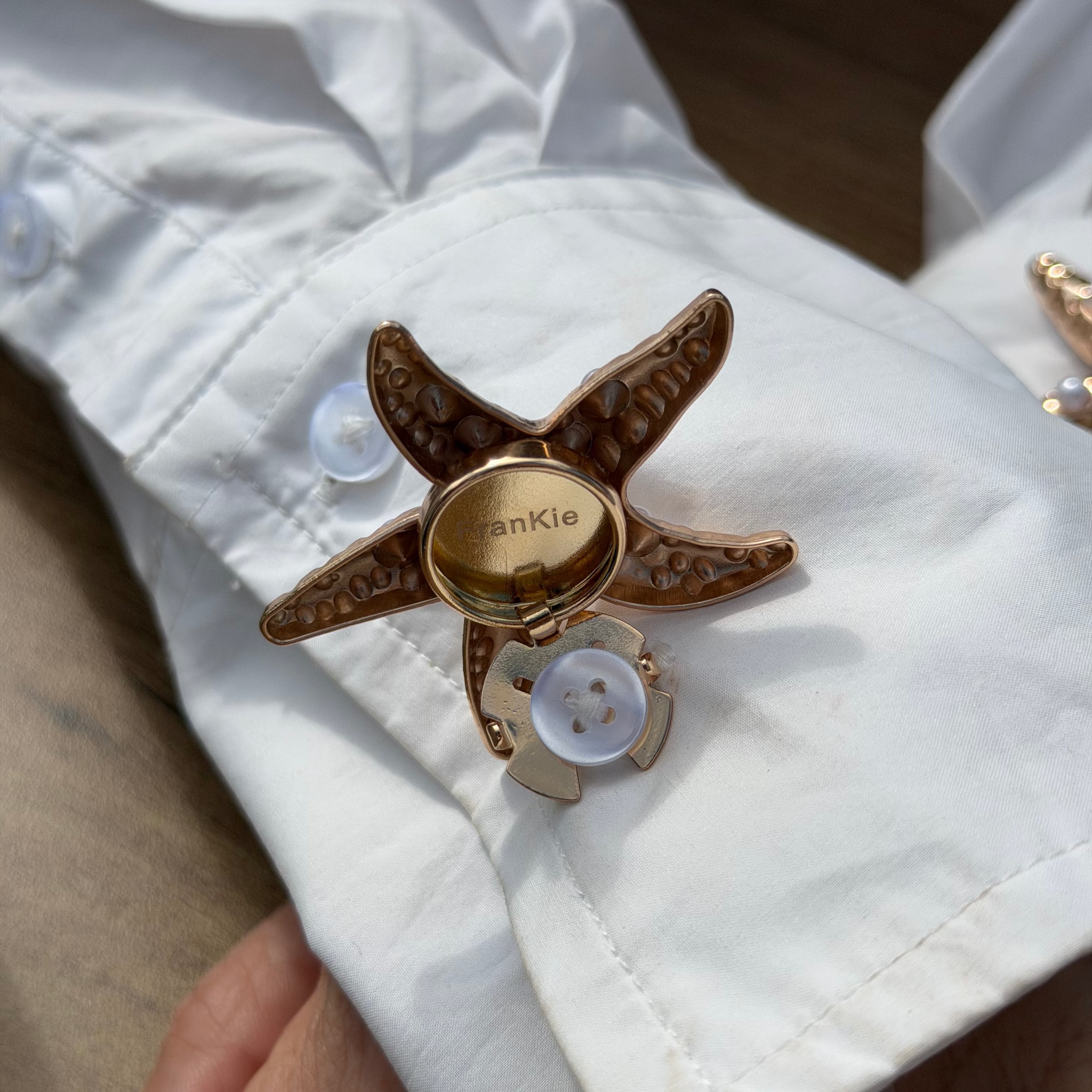 Stella I Button cover